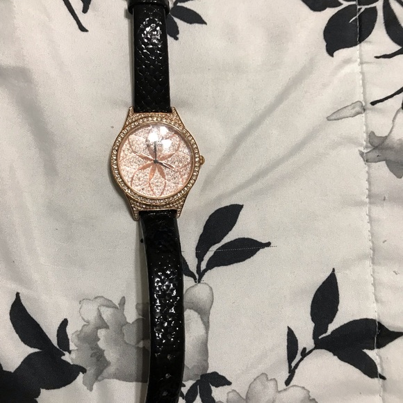 Watch main image 5